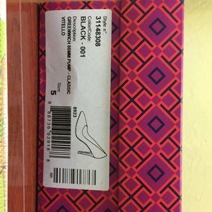 Tory Burch black patent classic pumps!